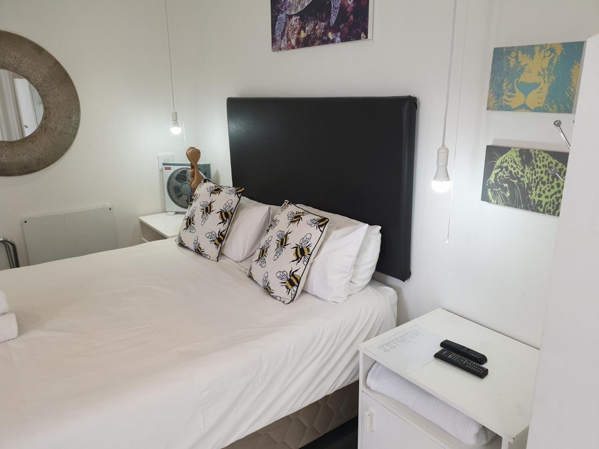 4 On Highworth Apartments And Studios Fokváros Kültér fotó